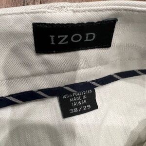 Men’s IZOD khakis dress pants w front pleated & cuffs size 38x29.